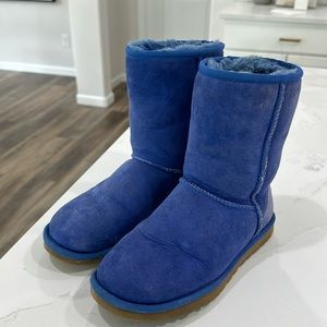 Women’s Purple Mid Calf Uggs, Size 6